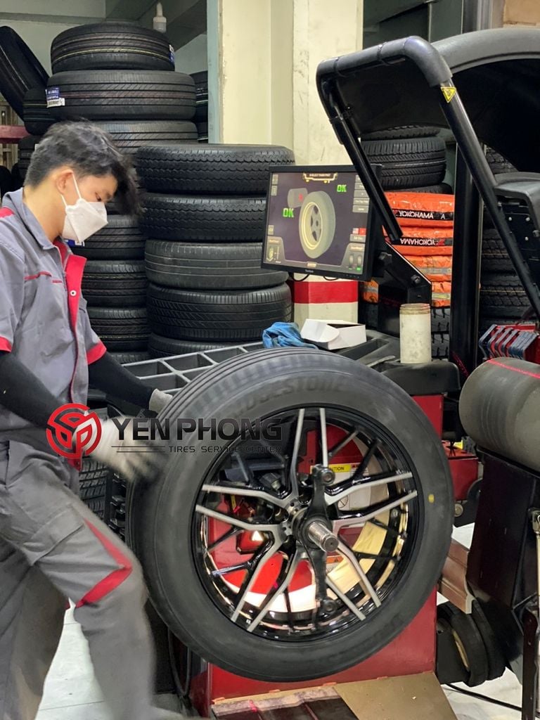 Lốp xe Bridgestone 235/55R19 ALENZA AL01 NHẬT