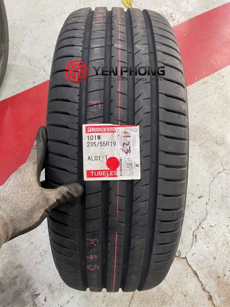 Lốp xe Bridgestone 235/55R19 ALENZA AL01 NHẬT