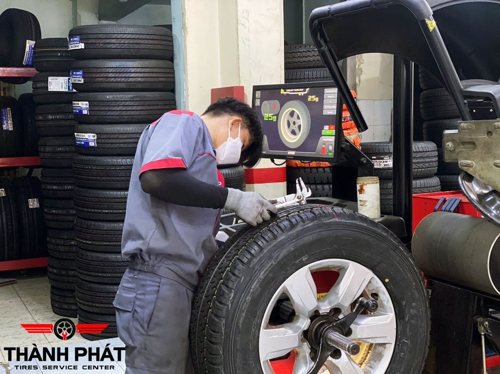Lốp xe Dunlop 265/65R17 GRANDTREK AT22 THAI