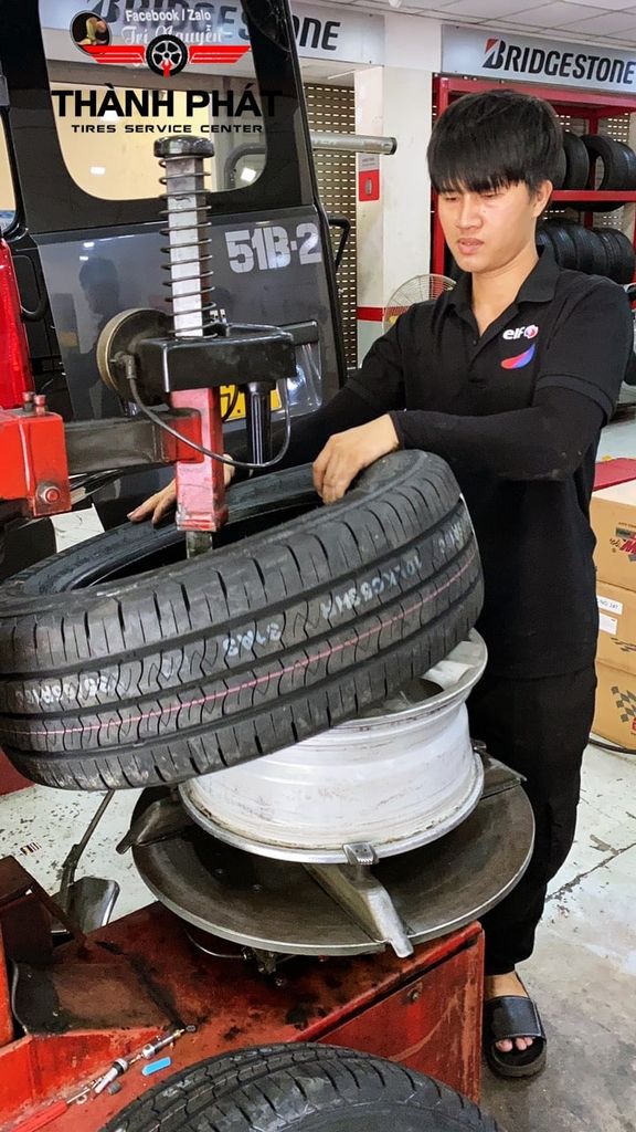 Lốp xe Kumho 235/65R16 Portan KC53 VN