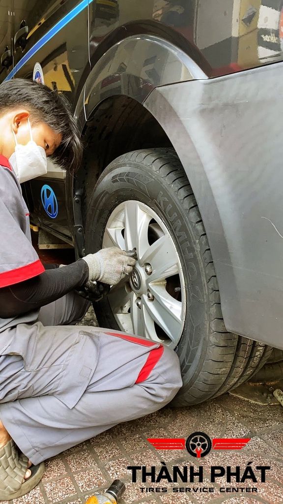 Lốp xe Kumho 235/65R16 Portan KC53 VN