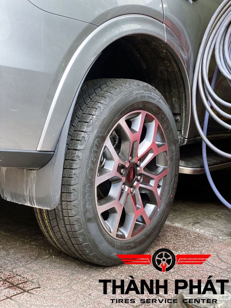 Lốp xe ô tô Goodyear 255/55R20 Wrangler Territory HT Thai