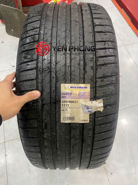 Lốp xe ô tô Michelin 295/40R21 Pilot Sport 4 SUV Hungary