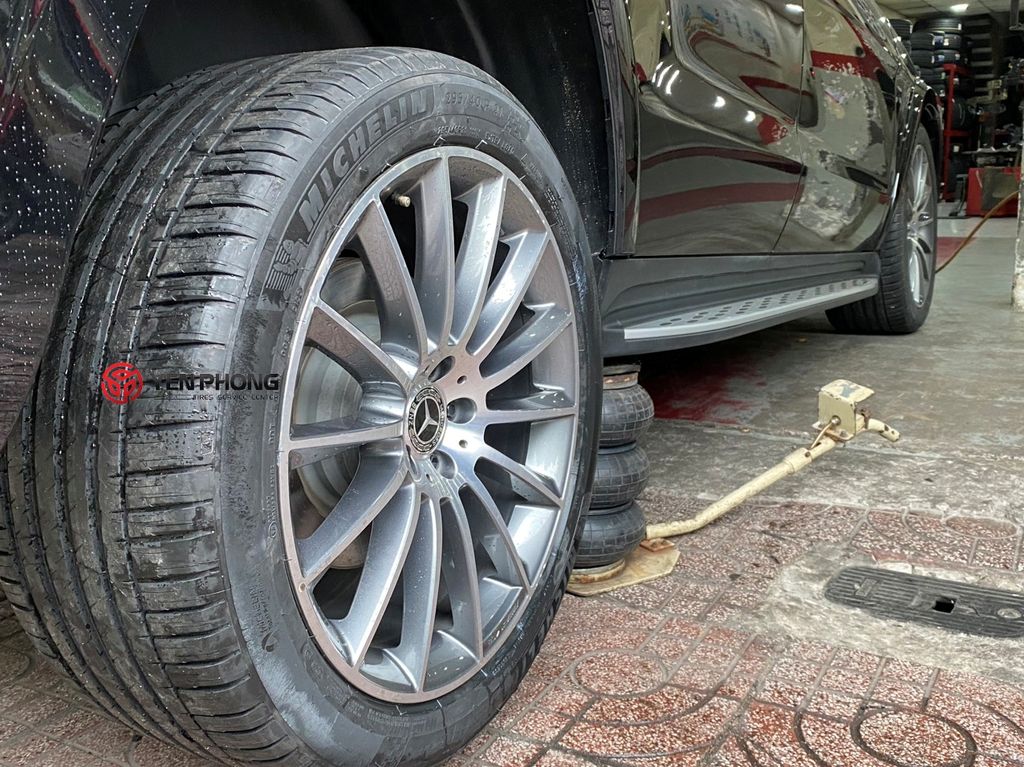 Lốp xe ô tô Michelin 295/40R21 Pilot Sport 4 SUV Hungary