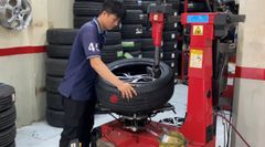 Lốp xe ô tô Goodyear 225/55R19 Efficient Performance Thai