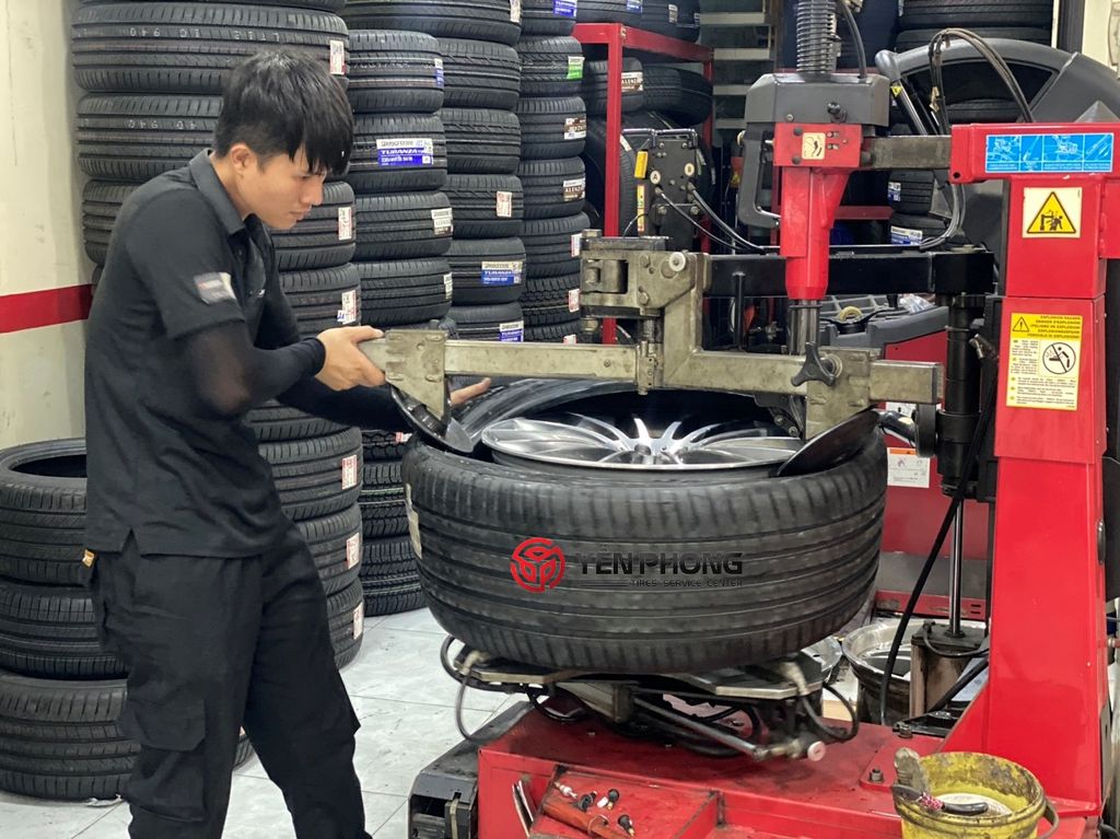 Lốp xe ô tô Michelin 295/40R21 Pilot Sport 4 SUV Hungary