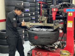Lốp xe ô tô Michelin 295/40R21 Pilot Sport 4 SUV Hungary