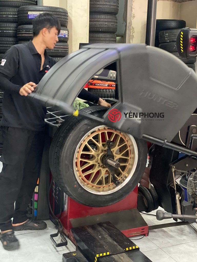 Lốp xe ô tô Goodyear 225/55R18 Assurance Maxguard Thai