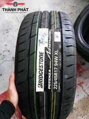 Lốp xe Bridgestone 225/45R17 Potenza RE004