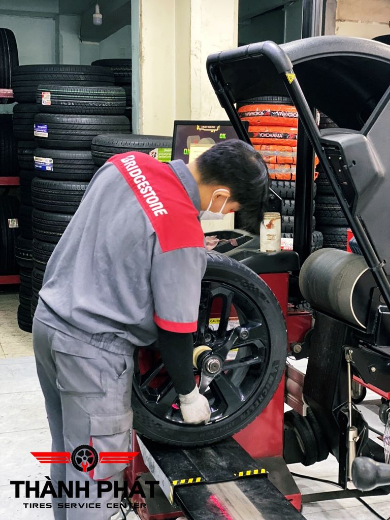 Vỏ xe Michelin 235/45R18 Pilot Sport 5 sản xuất Thái Lan
