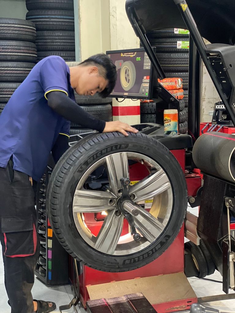 Lốp xe ô tô Michelin 235/50R19 Primacy SUV+ Thailand