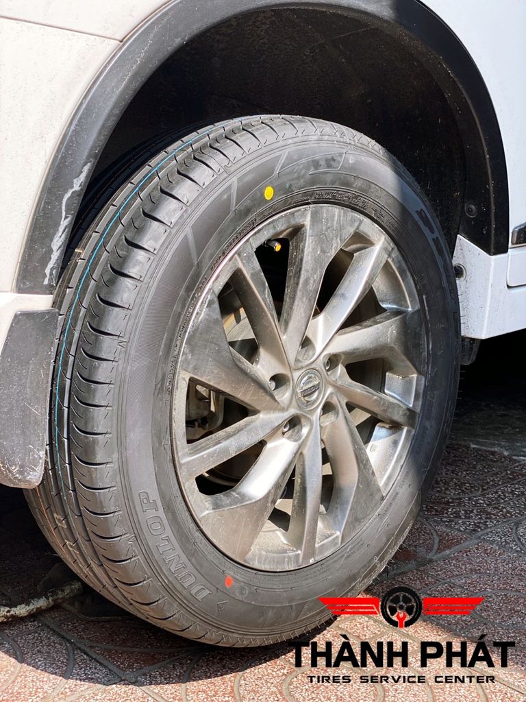 Lốp xe Dunlop 225/60R18 SPORT MAXX050 NHẬT