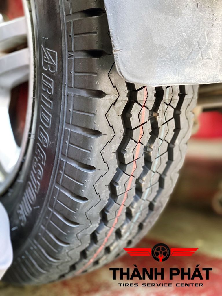 Lốp xe Bridgestone 185R14 R623