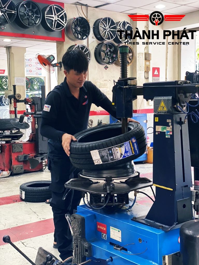 Lốp xe ô tô Goodyear 175/50R15 Duraplus Malaysia