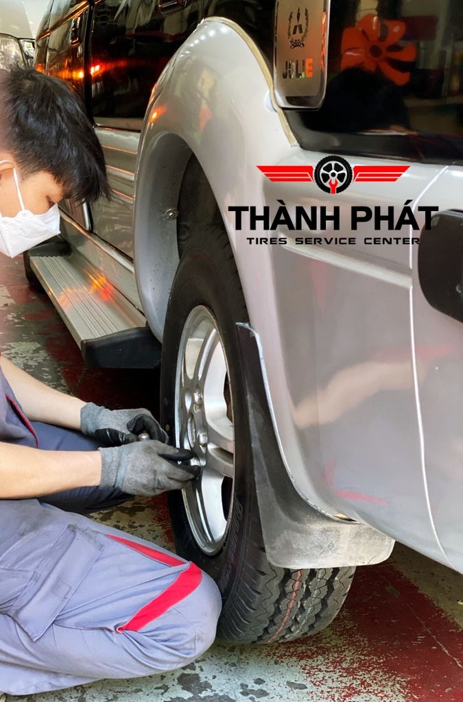 Lốp xe Bridgestone 185R14 R623