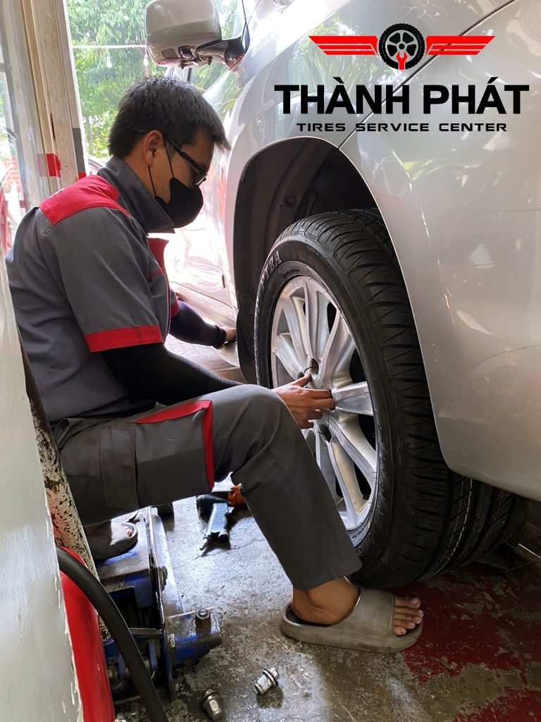 Lốp xe Dunlop 285/50R20 GRANDTREK PT2 NHẬT
