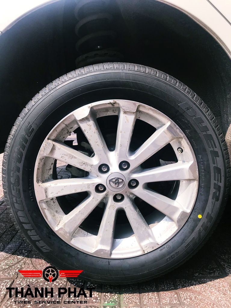 Lốp xe Bridgestone 245/55R19 DUELER D400 NHẬT
