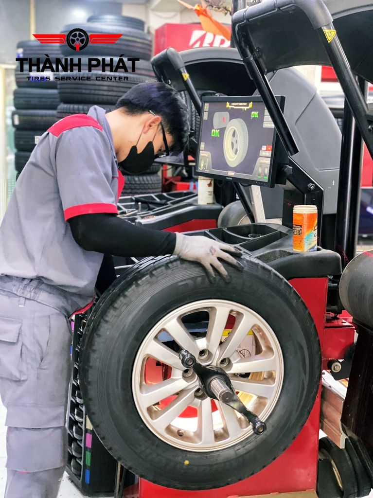 Lốp BRIDGESTONE 215/70R16C [108R] Duravis R624