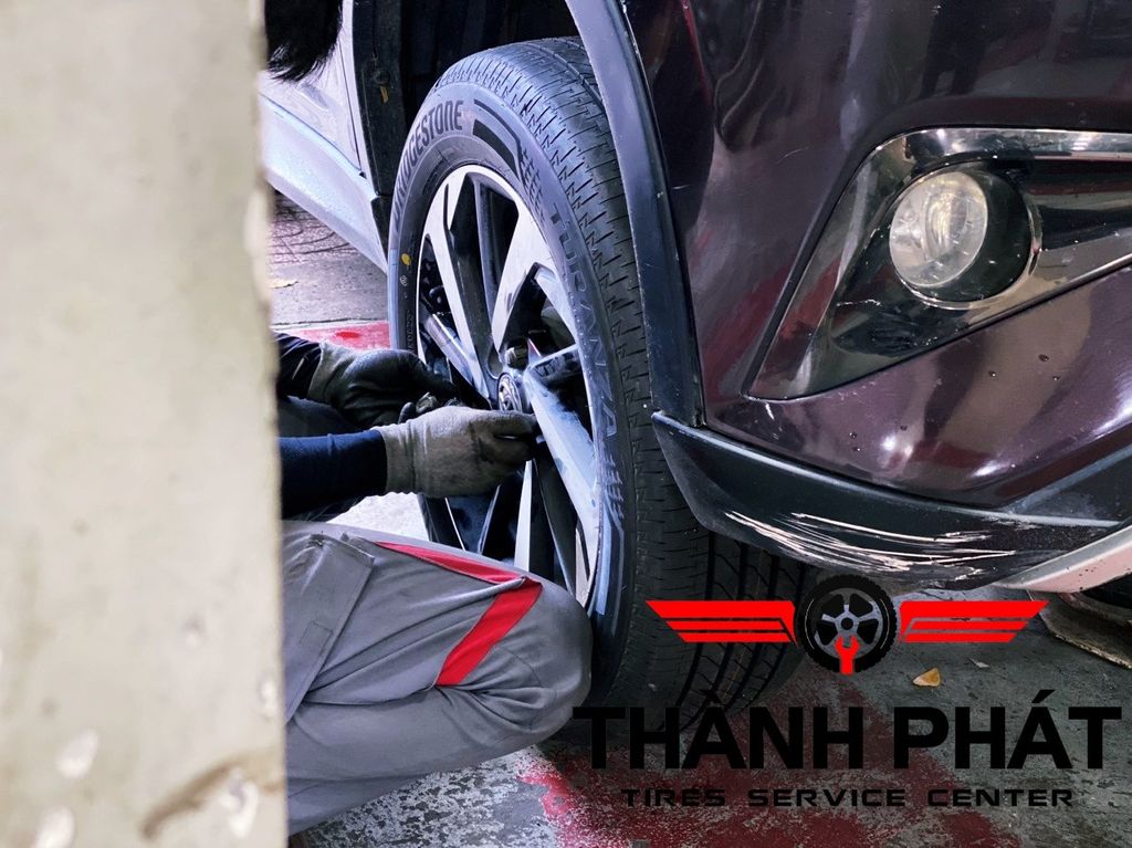 Lốp BRIDGESTONE 215/60R17 [96H] Turanza T005A