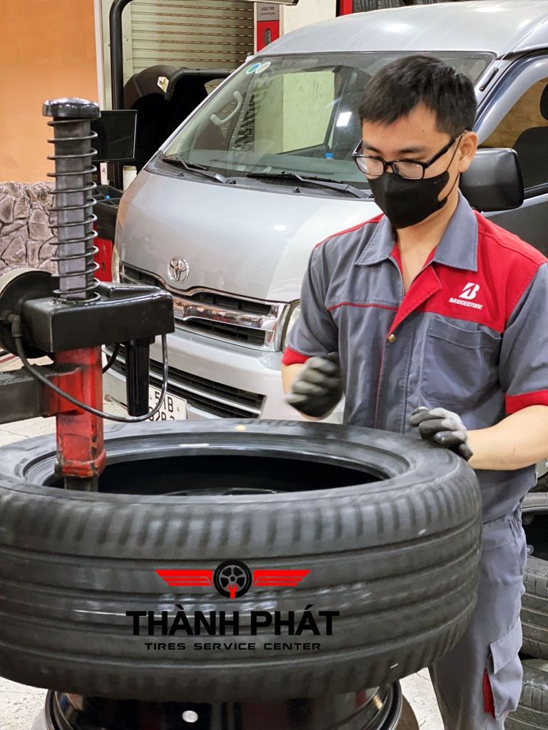 Lốp BRIDGESTONE 235/55R19 [110W] Alenza AL01 VN