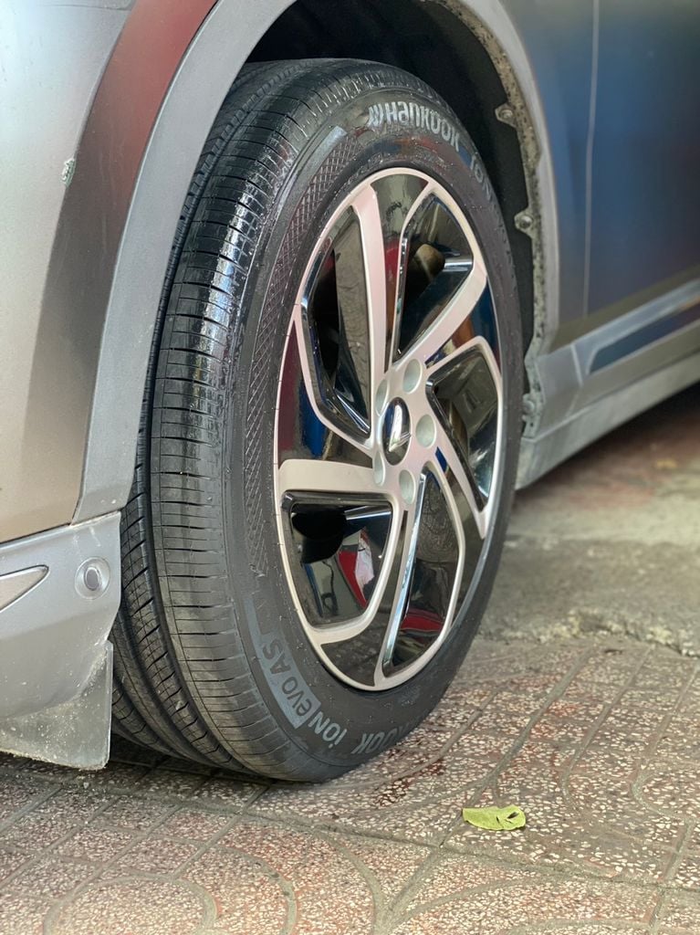 Vỏ xe Hankook 225/55R19 Ion Evol dành cho các dòng xe điện VF8