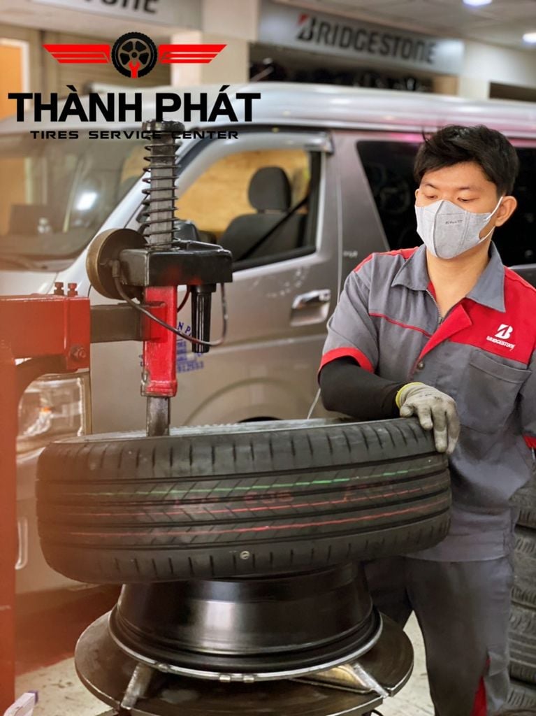 Lốp BRIDGESTONE 215/60R17 [96H] Alenza AL01