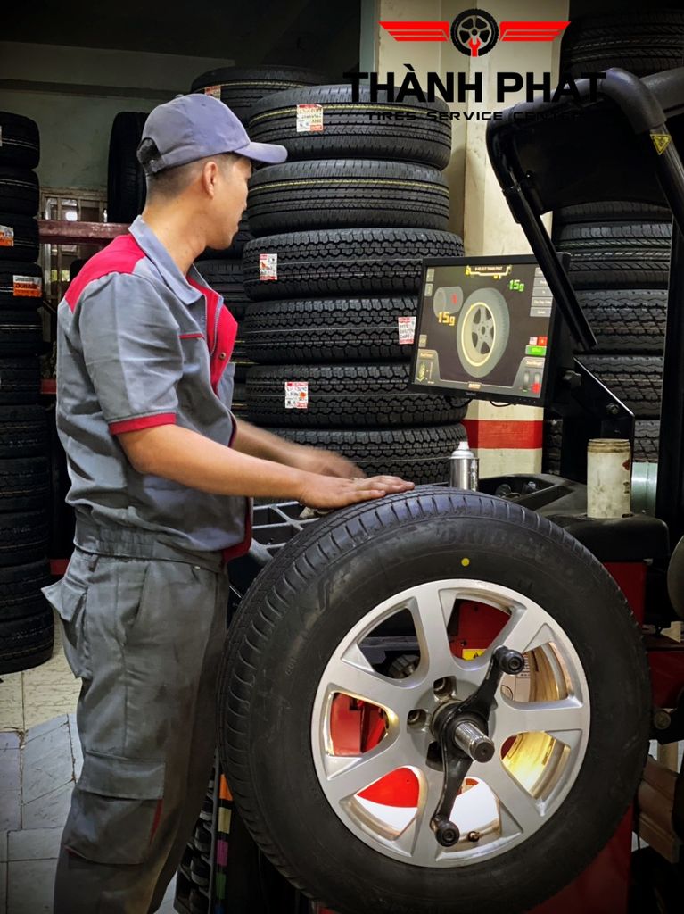 Lốp BRIDGESTONE 235/65R17 [108V] Alenza AL01