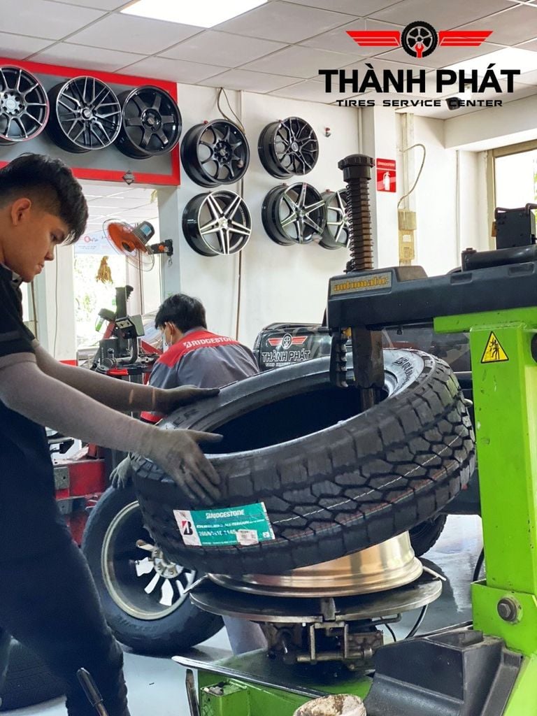 Lốp BRIDGESTONE 265/60R18 [114S] Dueler DAT2 'Thailand'