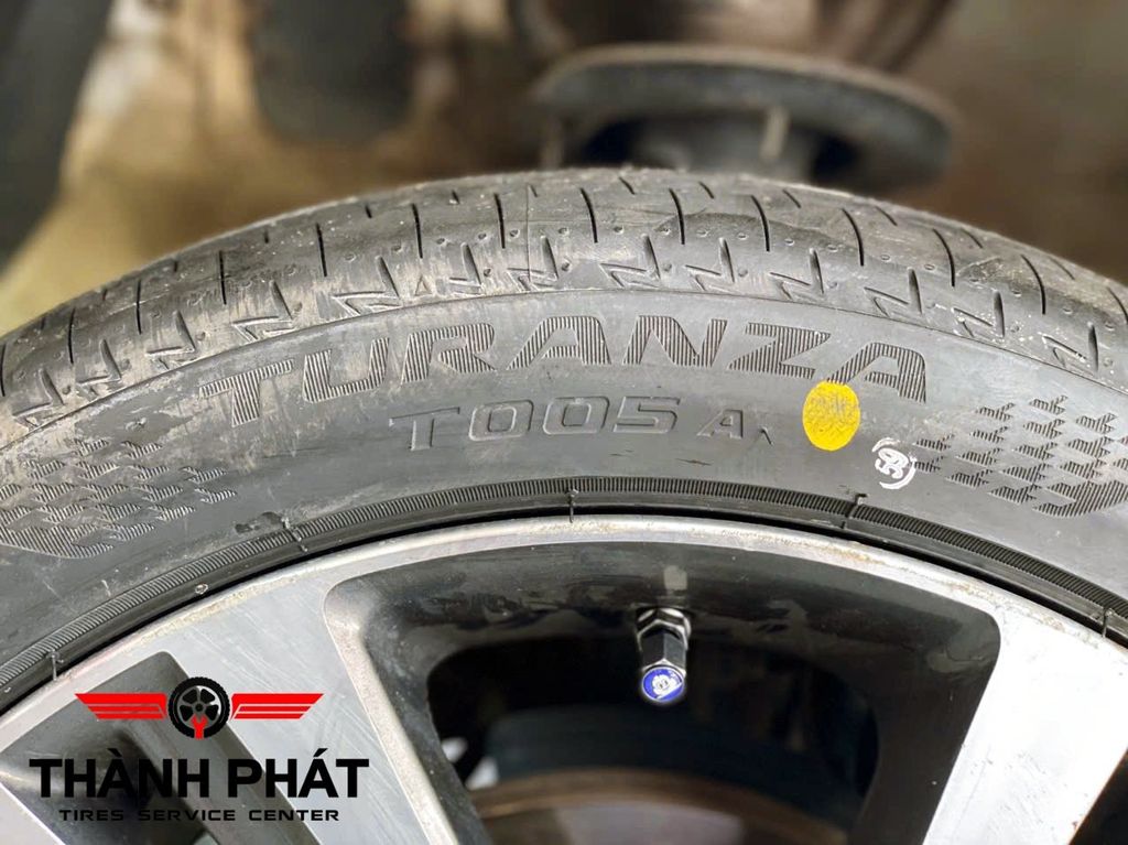 Lốp BRIDGESTONE 215/45R17 [91W] Turanza T005A