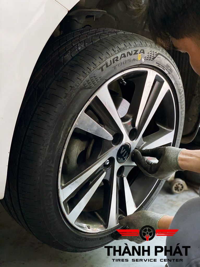 Lốp BRIDGESTONE 215/45R17 [91W] Turanza T005A