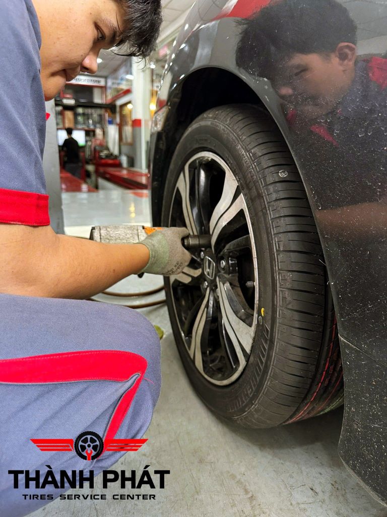 Lốp BRIDGESTONE 215/50R17 [91V] Turanza ER33