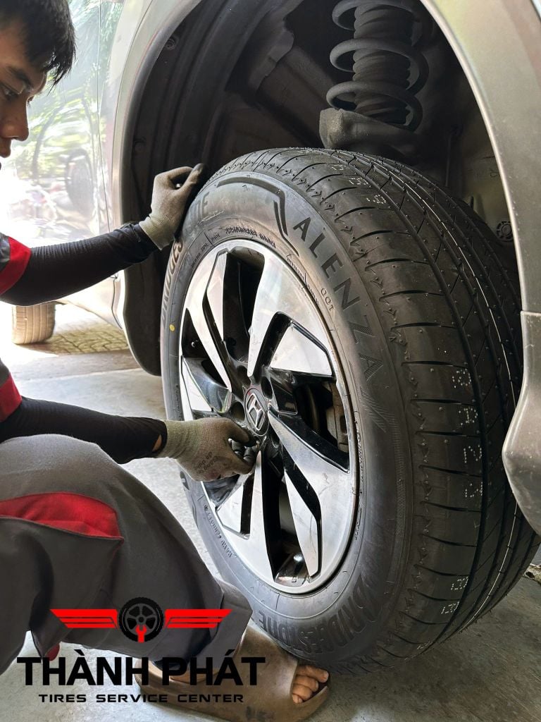 Lốp BRIDGESTONE 225/60R18 [AL01] Alenza AL01