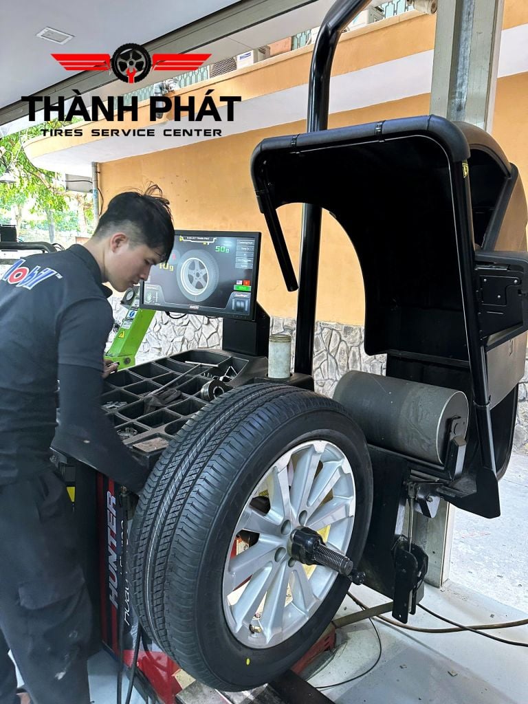 Lốp BRIDGESTONE 245/55R19 [103S] Dueler D400