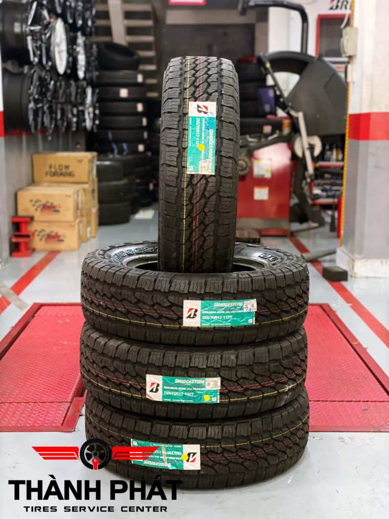 Lốp BRIDGESTONE 255/70R17 [112T] Dueler DAT2
