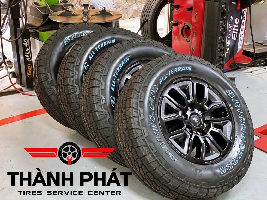 Lốp BRIDGESTONE 255/70R17 [112T] Dueler DAT2