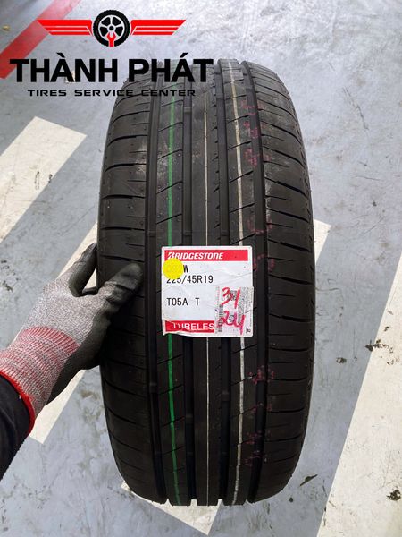 Lốp BRIDGESTONE 225/45R19 [92W] Turanza T005A