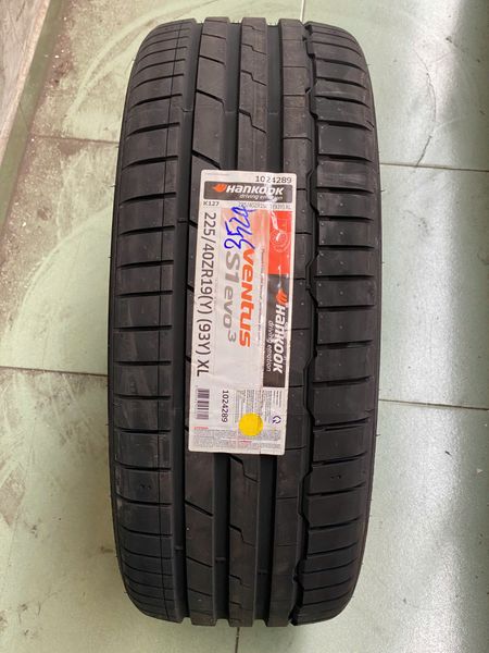 Lốp Hankook 225/40R19 Mã gai K127