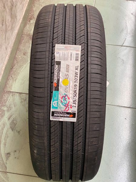 Lốp Hankook 235/50R19 Mã gai IH01A ION Evo AS SUV