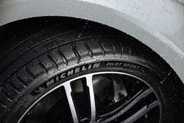 Lốp MICHELIN 275/35 ZR20 [102Y] Pilot Sport 4ZP