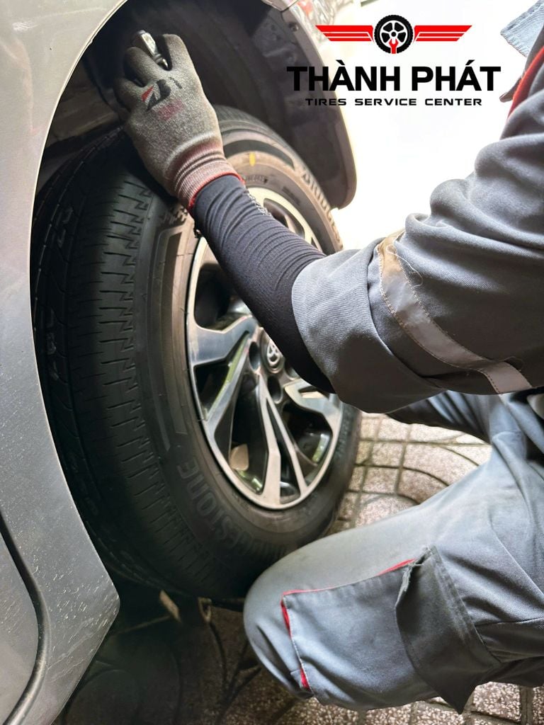 Lốp BRIDGESTONE 205/65R16 [95V] Turanza T005A