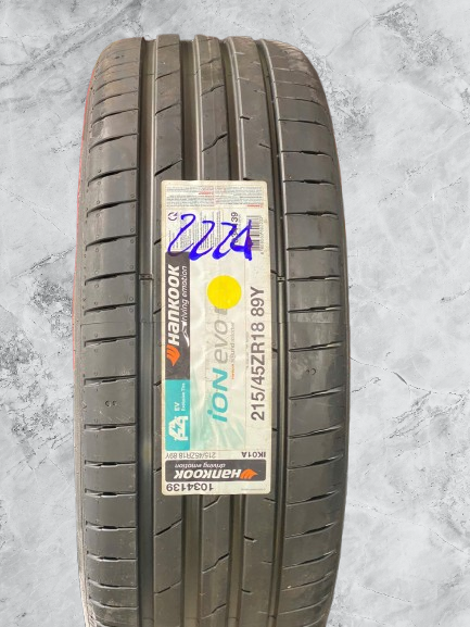 lốp xe du lịch hankook 214/45R18 ion evo SUV  hàn quốc