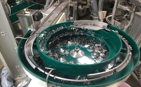  Phễu rung cấp liệu 