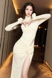  Váy trắng body tay dài cổ cao xẻ đùi GLAMDOLL 