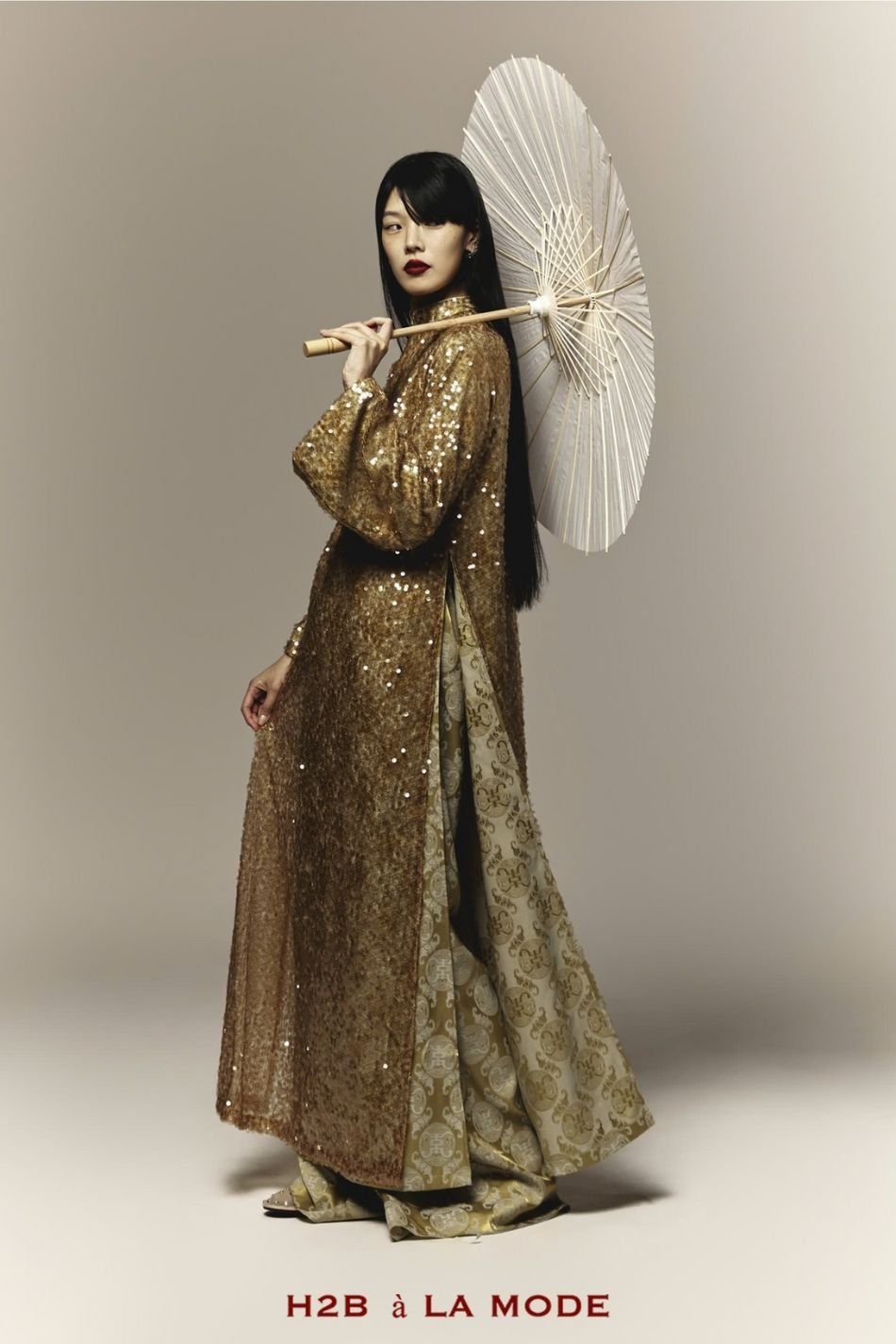  Áo dài nâu sequin H2B 