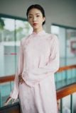  Áo dài Phấn Mai quần xanh dương XÉO XỌ 
