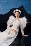  Áo dài trắng vai đính lông cổ yếm LAM KHUE 