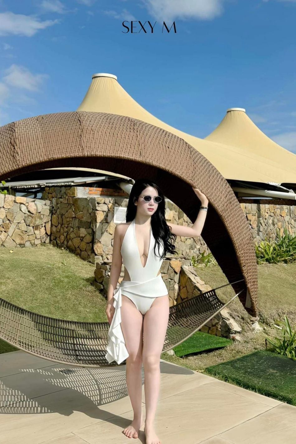  Bikini trắng xẻ SEXY M 