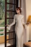  Đầm lụa kem tay dài hở lưng KISSERINE 