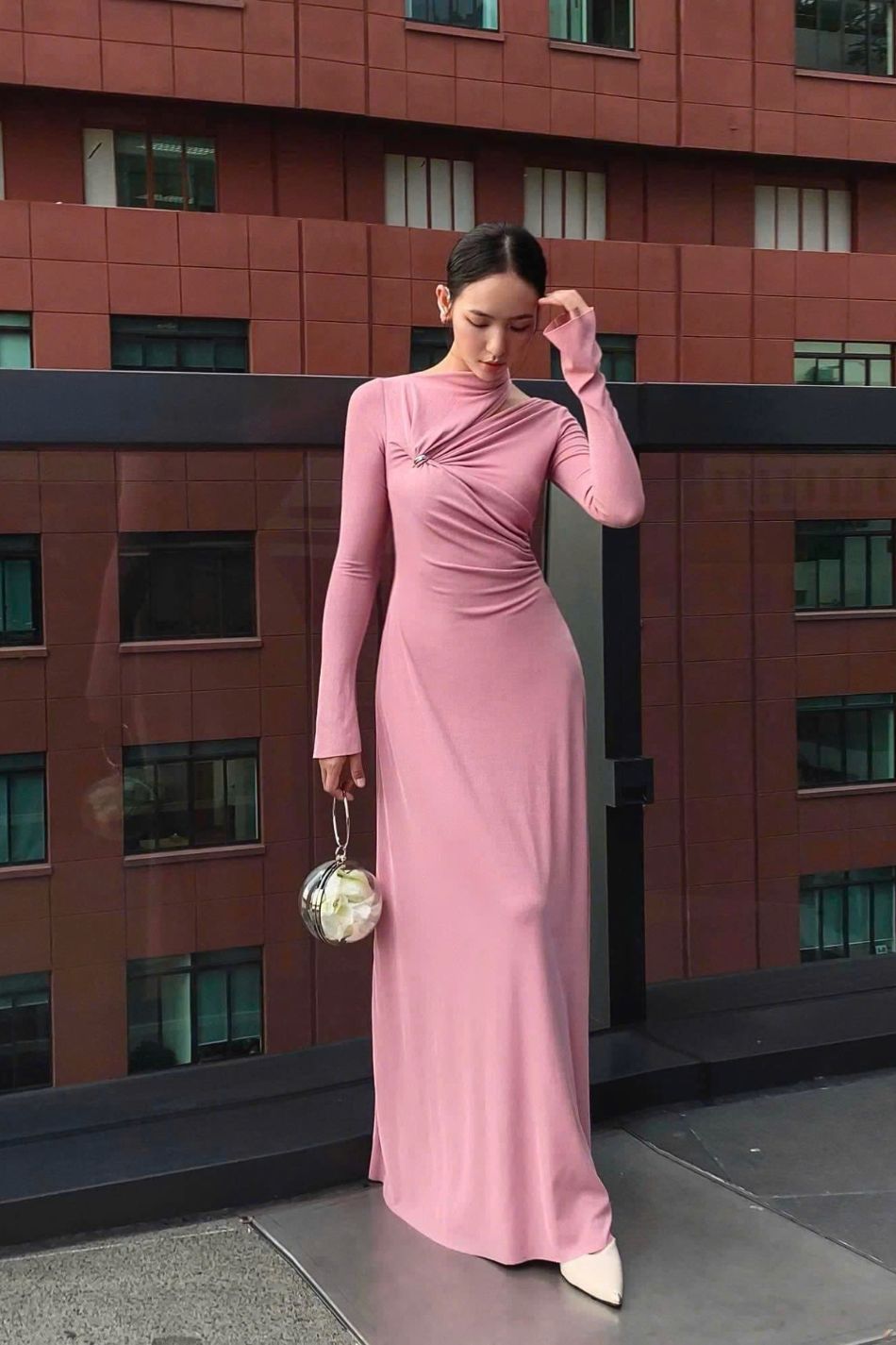  Váy dài tay kín cổ CHATS 