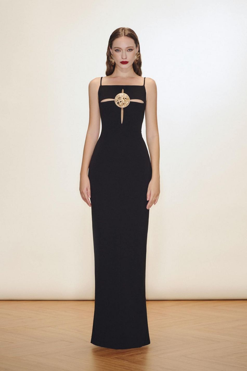  Váy đen 2 dây charm ngay ngực CHAU PHAM 